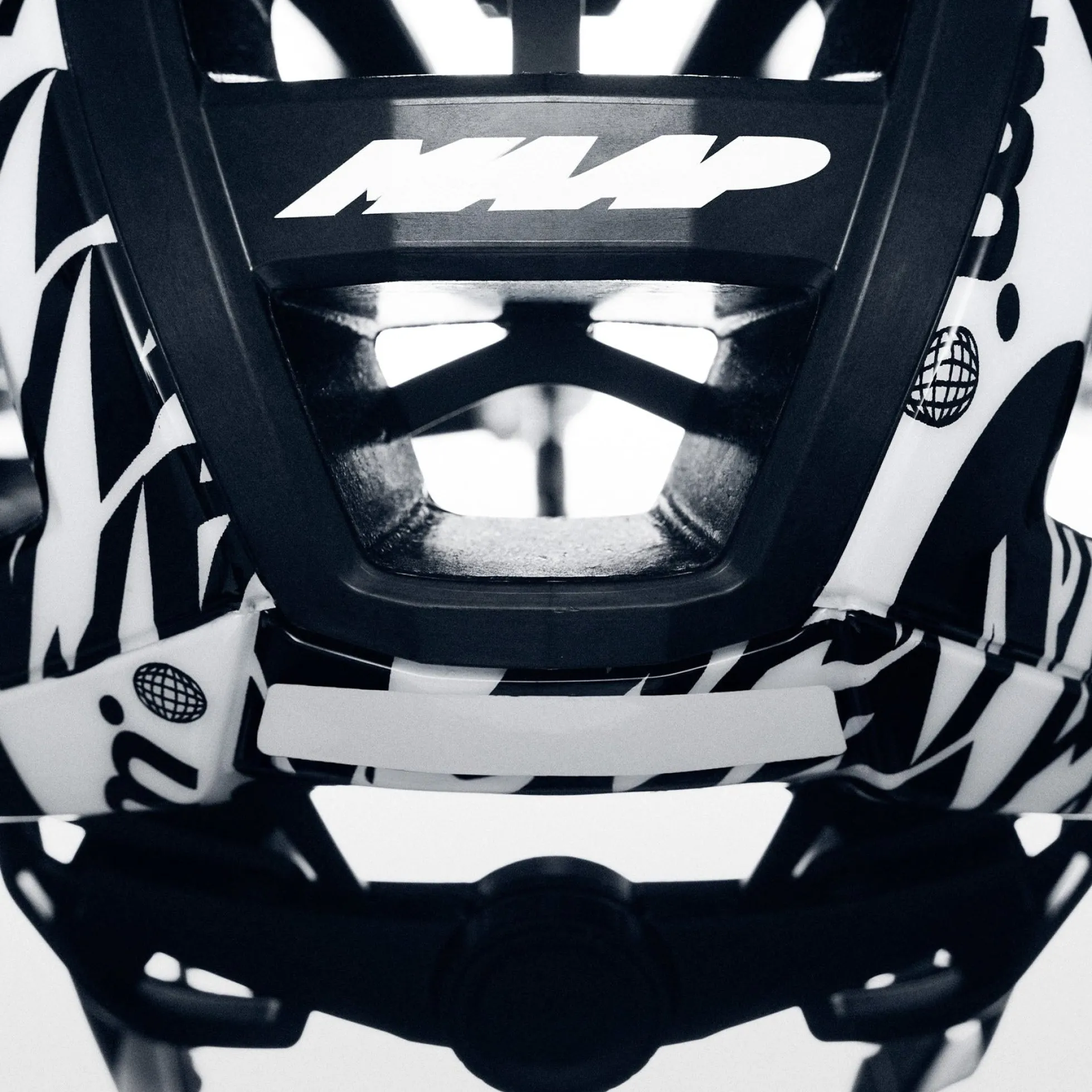 Casco MAAP x KASK Elemento CE - Monochrome