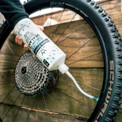 Peatys Kit Tubeless E Liquido Sigillante|Manutenzione*Liquido Sigillante Peaty's Holeshot Biofibre - 1l