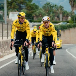 Uomo Yellow B. Maglie*agia aniche unghe Tea Via eae a bike 2026