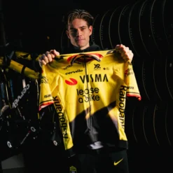 Uomo Yellow B. Maglie*agia Tea Via eae a bike 2026 - Wout van Aert