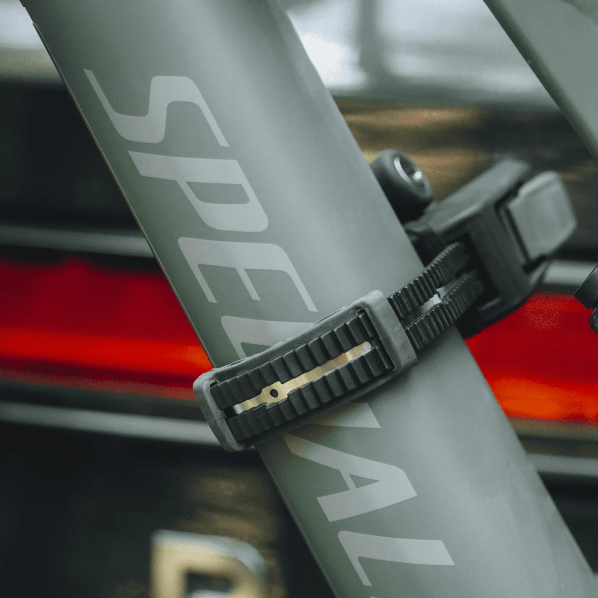 Thule Portabici Per Auto|Accessori*Portabici da installare sul gancio di traino Epos ParkSecure 91cm -