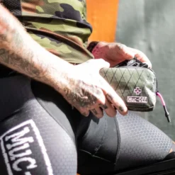 Muc-off Accessori*Portacellulare Essentials Case -