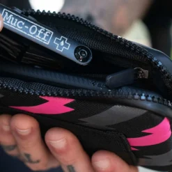 Muc-off Accessori*Portacellulare Essentials Case Bolt - Nero